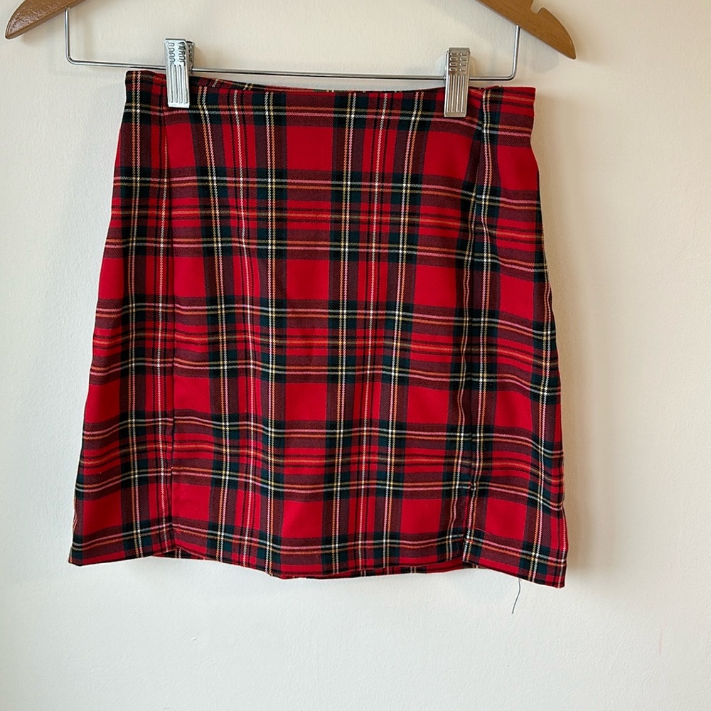 Brandy Melville Tartin mini skirt